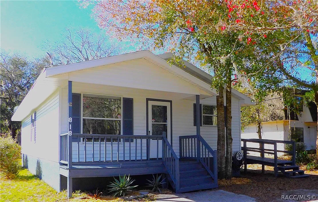3 bed, 1056 sqft, $1,400 — Photo 1