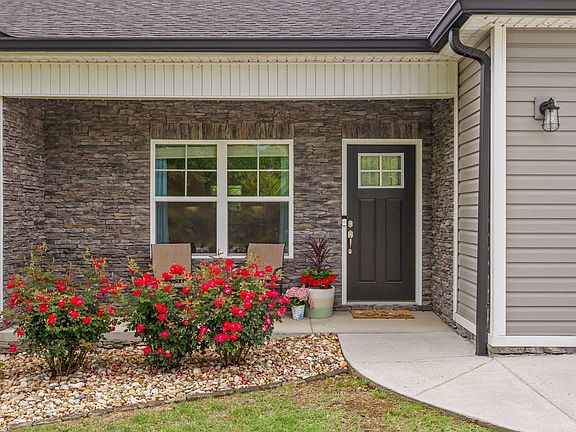 3rd image of 3212 Parker Ln