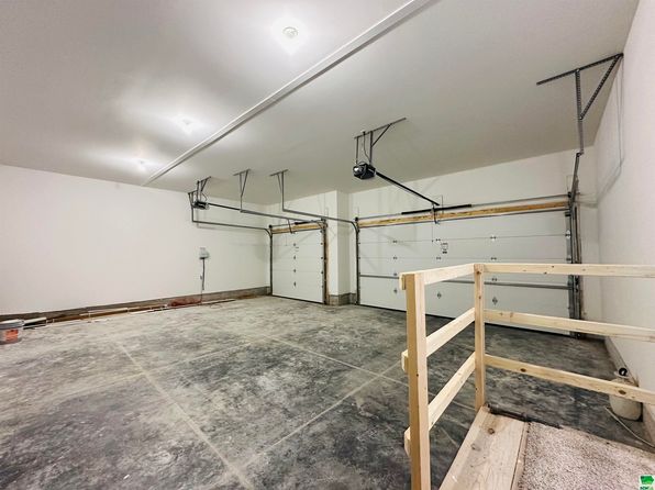 512 Jamie Ln, Sergeant Bluff, IA 51054