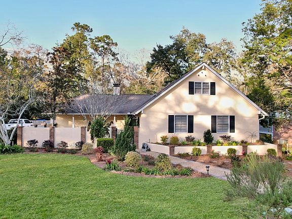 3rd image of 916 Shadowlawn Dr