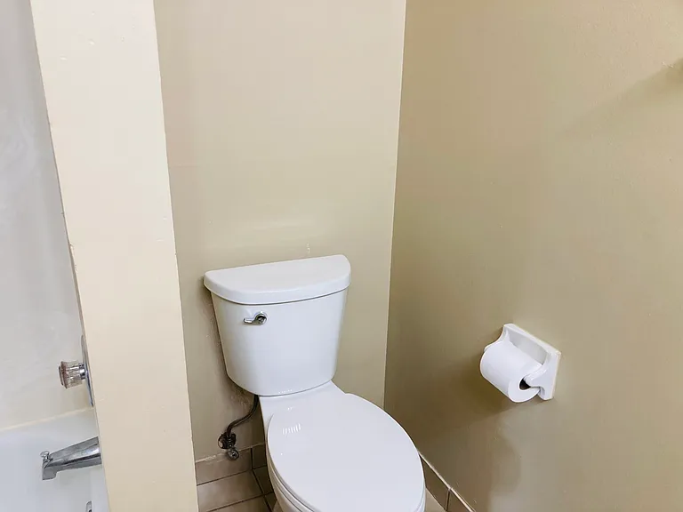 1680 Summit St #2A — Photo 7