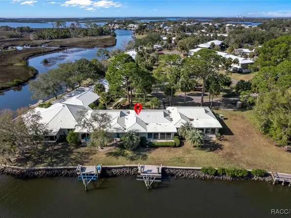 11514 W Bayshore Dr, Crystal River, FL 34429