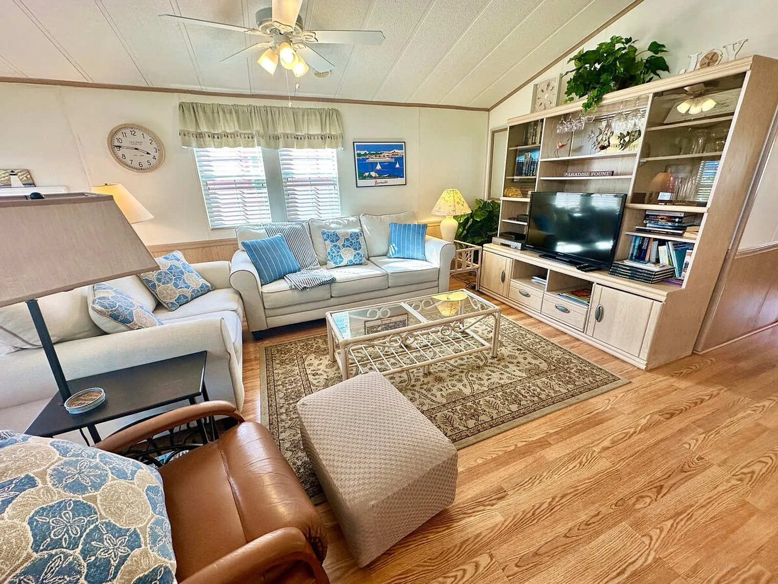 1 bed, 1.5 bath, $4,055 — Photo 2