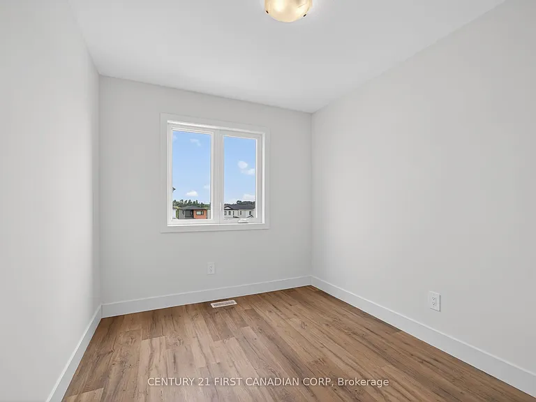 1595 Capri Cres #66 — Photo 20