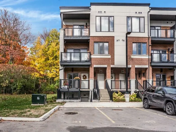 25 Isherwood Ave #32, Cambridge, ON N1R 0E2