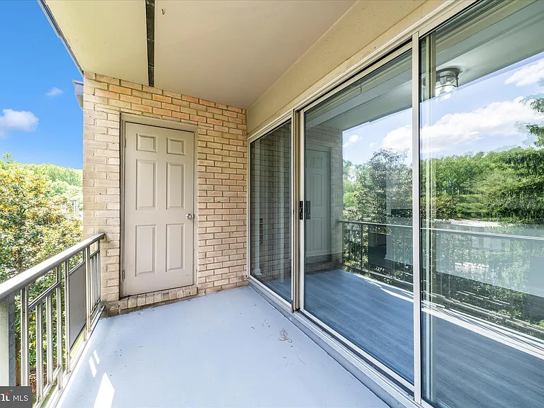 12202 Braxfield Ct #16/228 — Photo 42