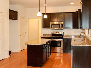 10 Brisbane Ct, Albany, NY 12203