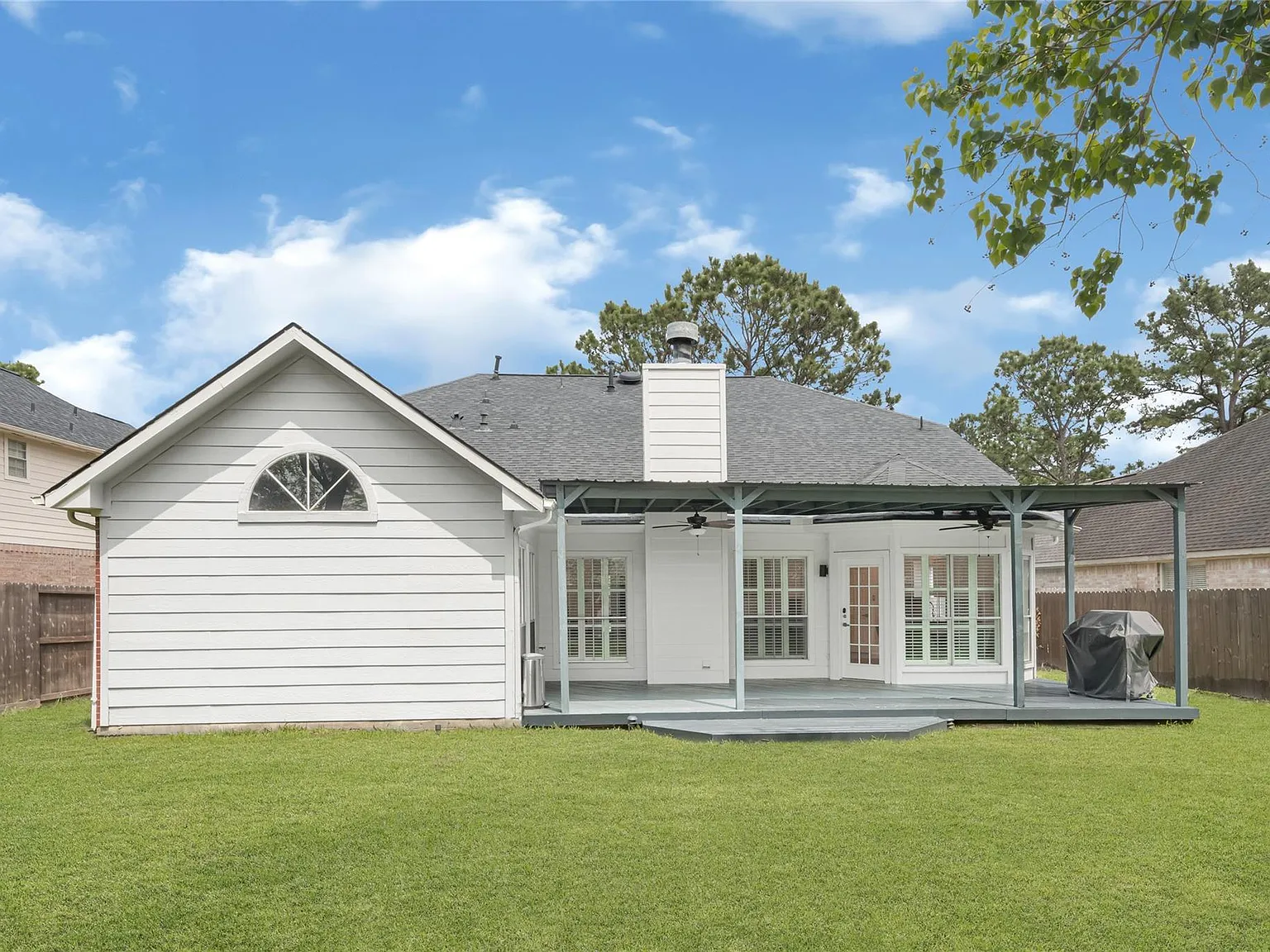 4 bed, 2.5 bath, 2645 sqft, $2,900 — Photo 3