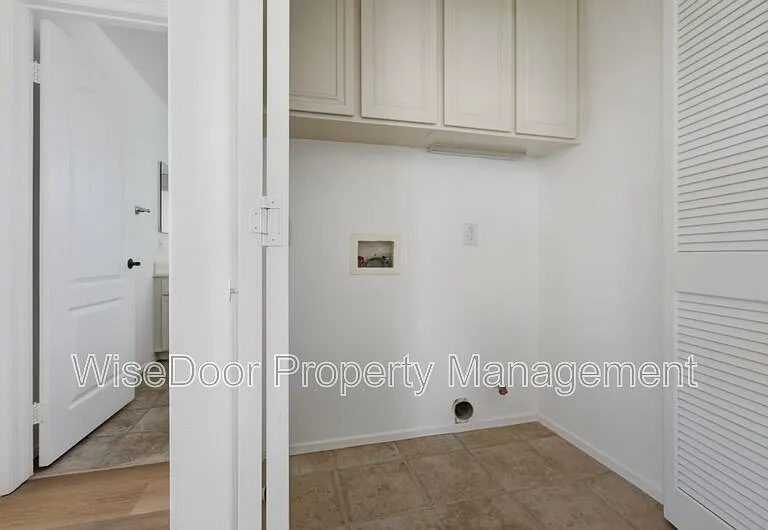 1087 Waterfall Way — Photo 36