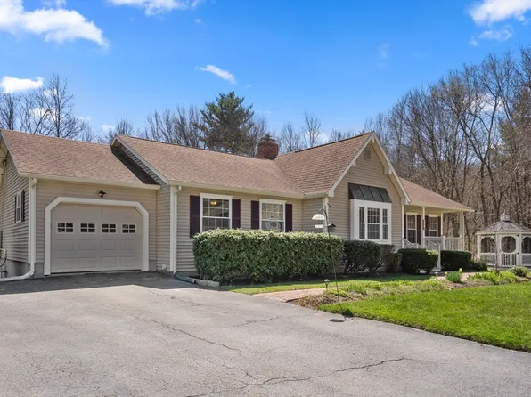 27 Erica Dr, Northbridge, MA 01534