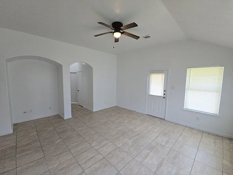 1306 Squire Dr — Photo 6