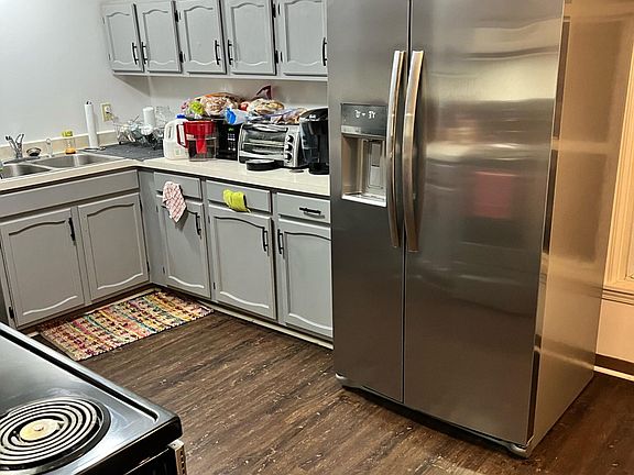 2nd image of 83 Fair St