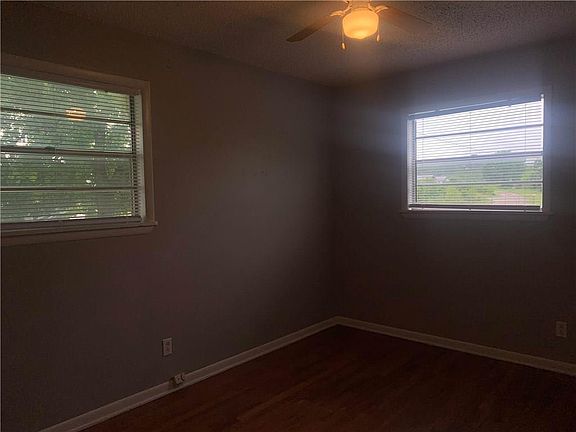 3rd image of 1046 W Pettigrew St