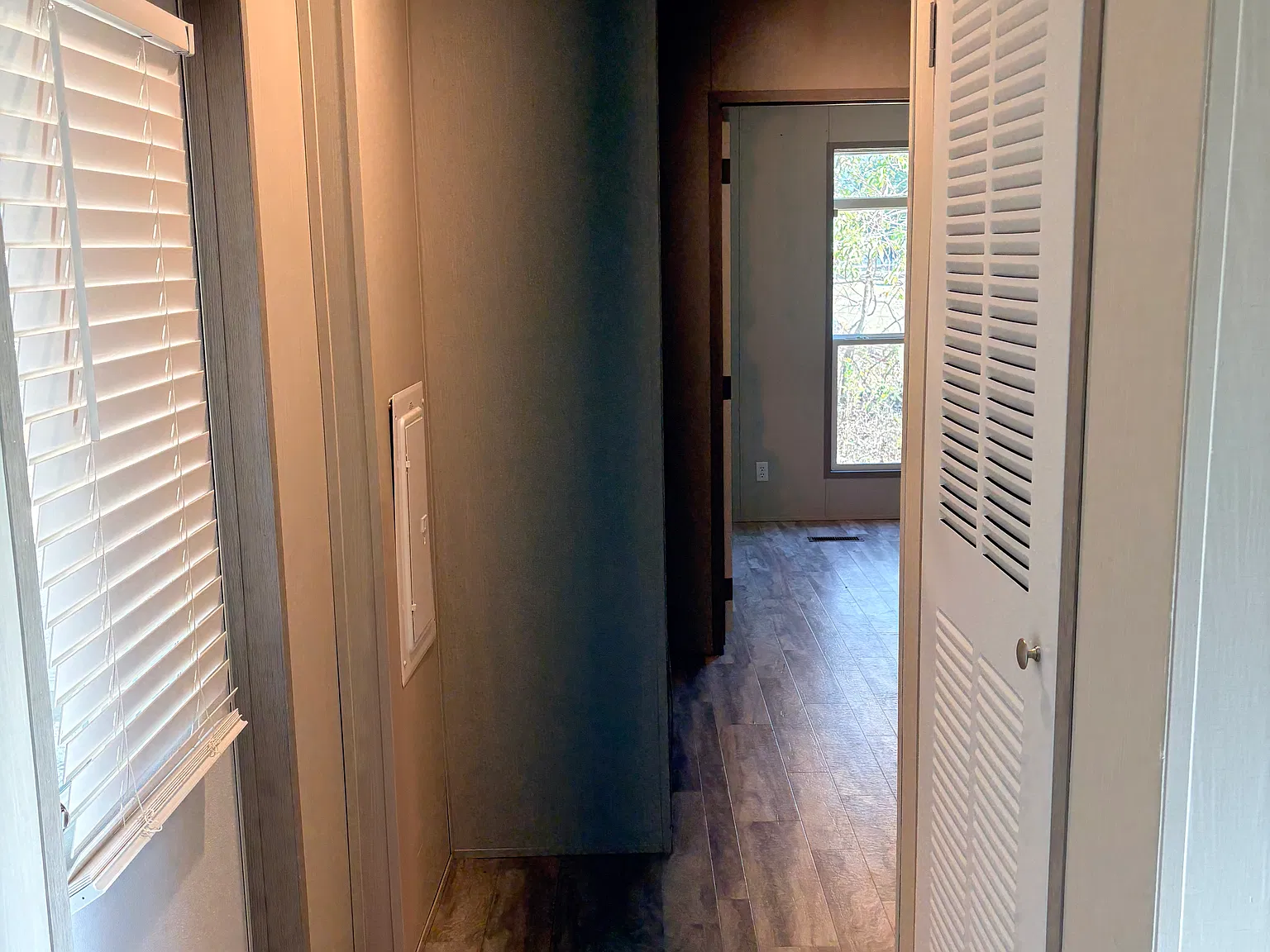 2 bed, 960 sqft, $1,300 — Photo 4