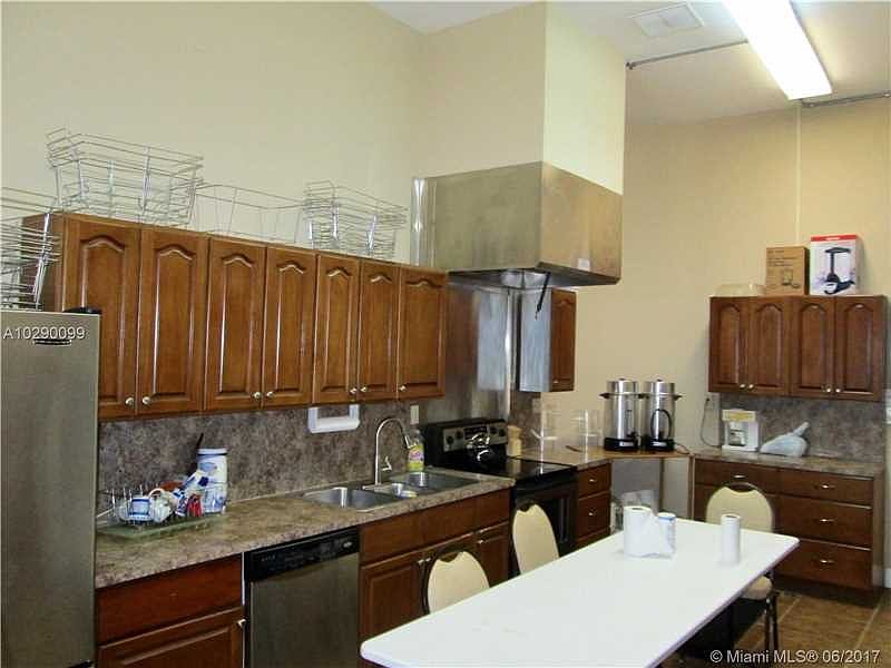 Fantastic 2/2 Condo in Adult Community