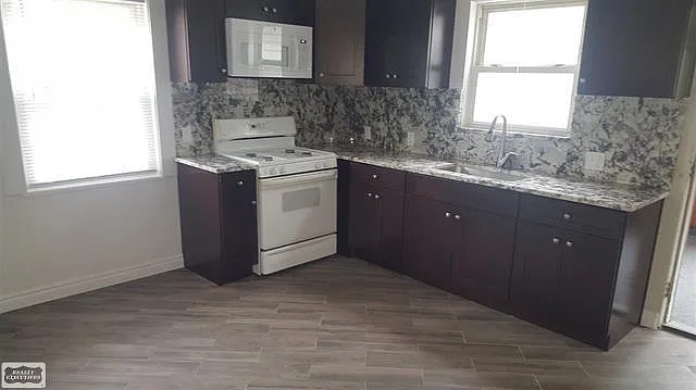 15020 Camden Ave — Photo 4