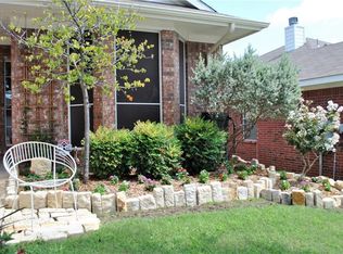 9952 Blue Bell Dr, Fort Worth, TX 76108