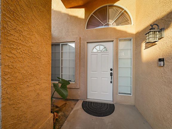 4th image of 3504 Sweetbriar Way