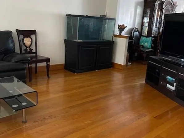 9609 Avenue M image 3 of 7