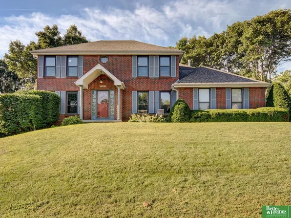 1007 Hogan Dr, Papillion, NE 68046