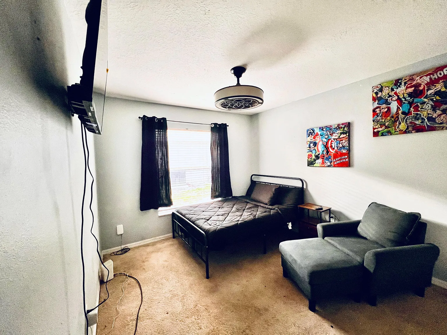4 bed, 2.0 bath, 2800 sqft, $1,048 — Photo 2