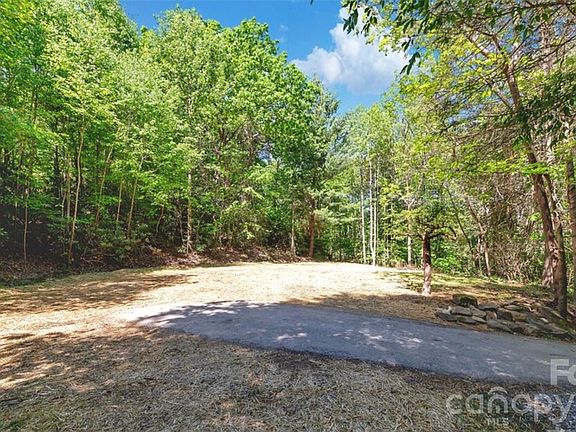 5th image of 1127 Bee Tree Rd