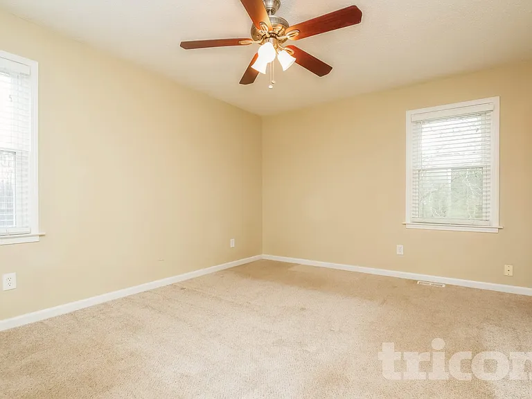 125 Wayside Dr — Photo 8