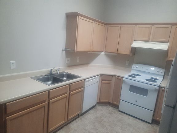 5th image of 9076 Weeping Cherry Ln