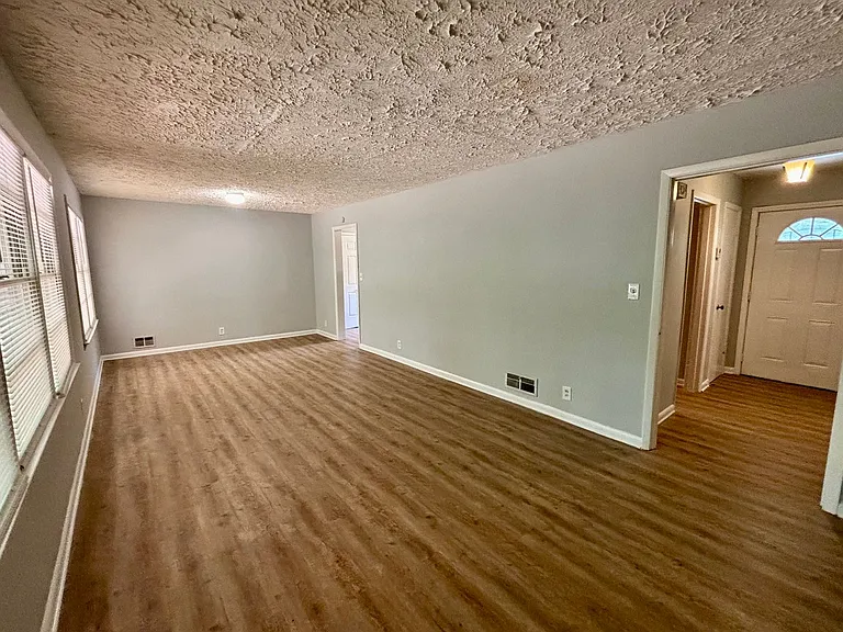 2612 Dawn Dr — Photo 3