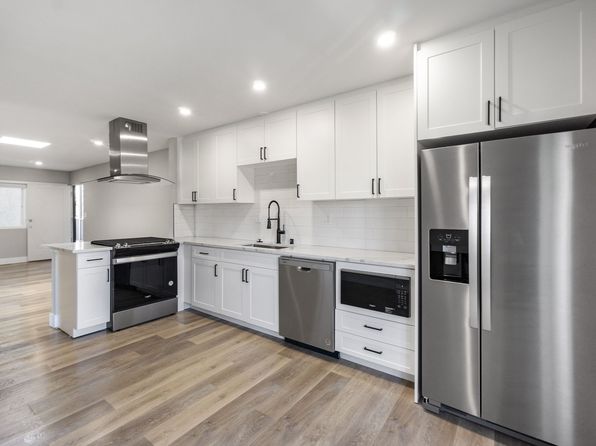 Ocean Breeze Terrace | 125 16th St, Huntington Beach, CA