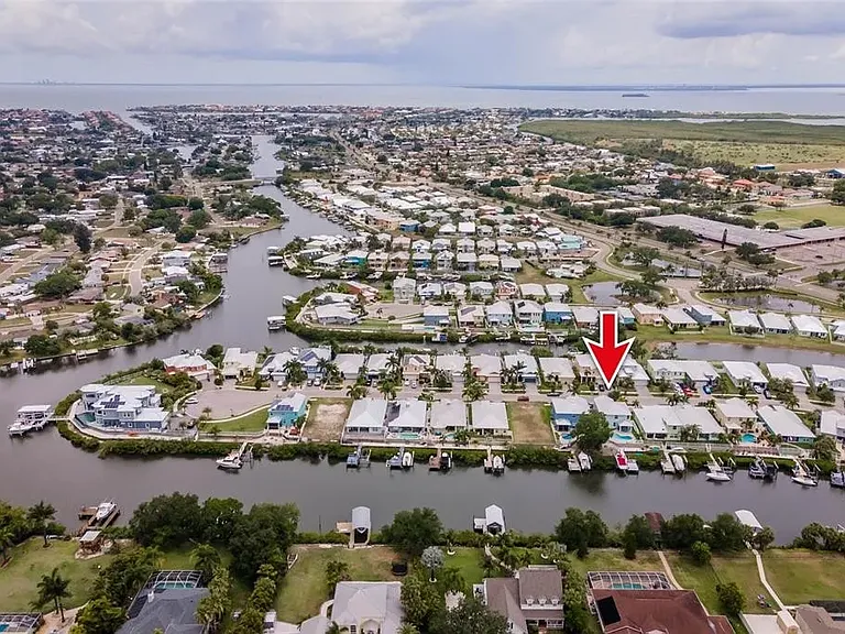 425 Bahama Grande Blvd — Photo 39