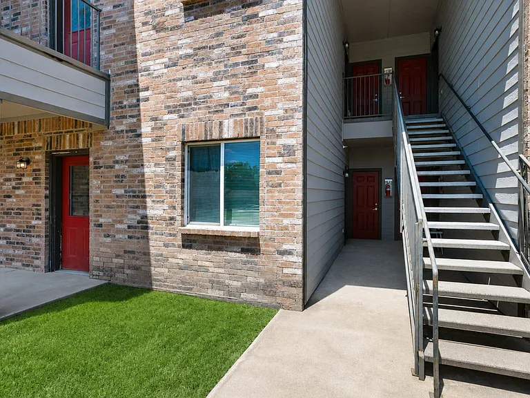 516 E Hazelwood St #A — Photo 13