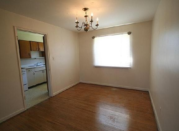 3rd image of 1799 Kings Ct