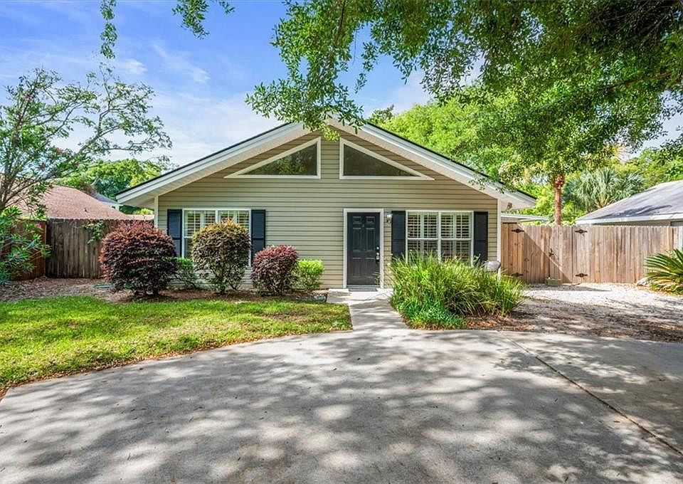1st image of 648 Cummings Ln