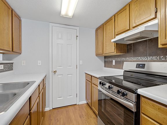 3rd image of 259 Coventry Pl Unit 43