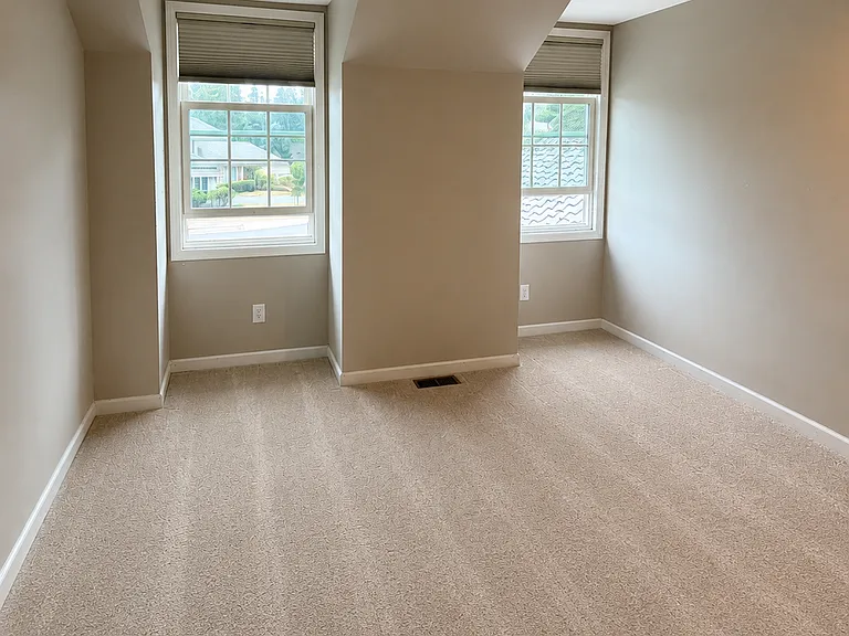 4420 246th Ave SE — Photo 3