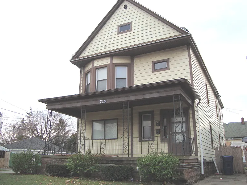 2 bed, 800 sqft, $975 — Photo 1