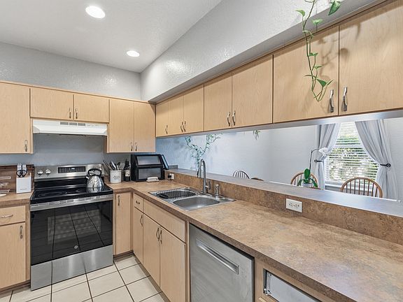 5th image of 5940 Meadowlane St #5940