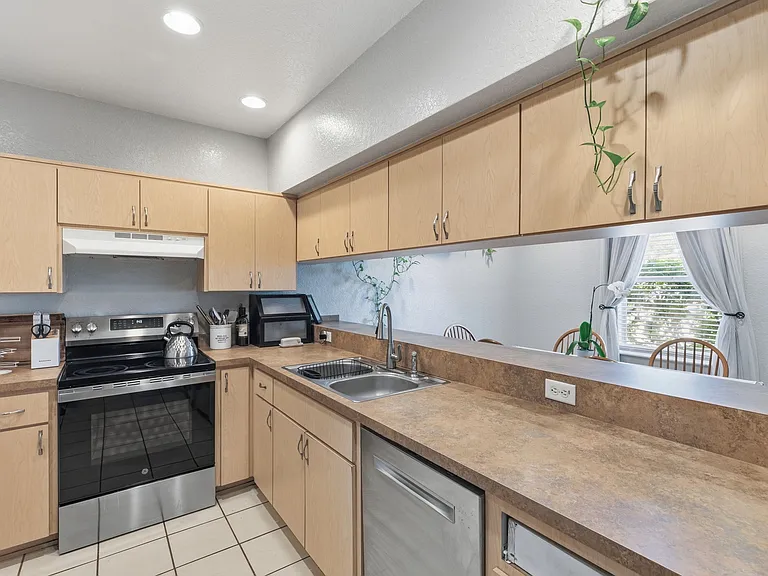 5940 Meadowlane St #5940 — Photo 5