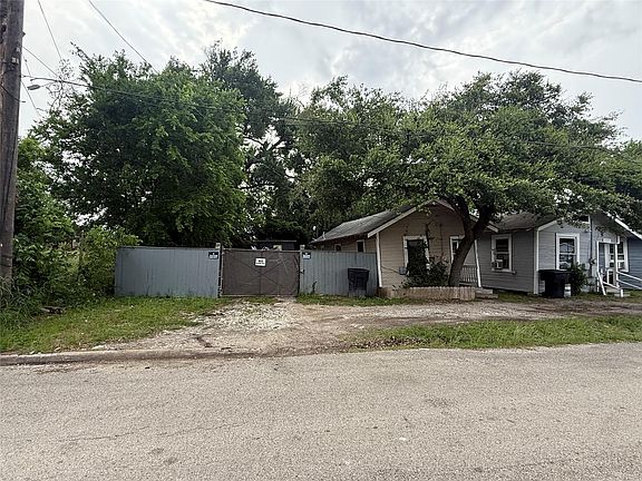 5th image of 1715 Granger St