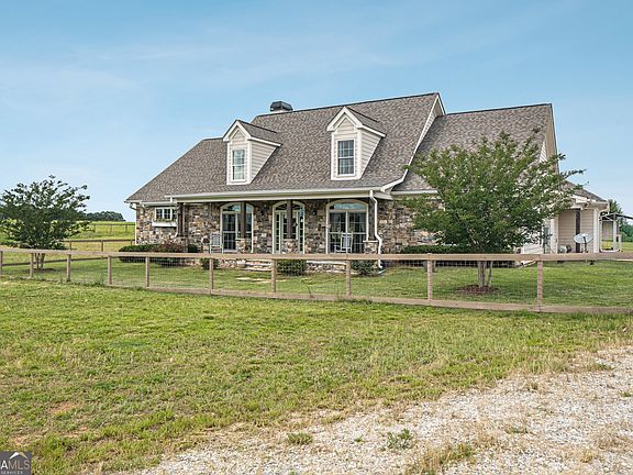 3rd image of 180 Spears Ln
