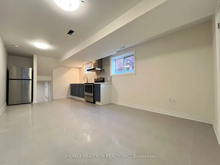 329 Cherokee Blvd #BASEMENT — Photo 3