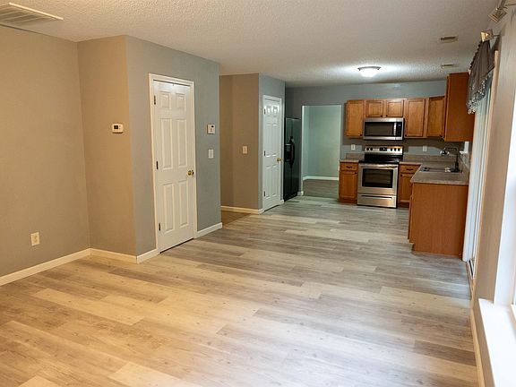 5th image of 2161 Wilkinson Dr