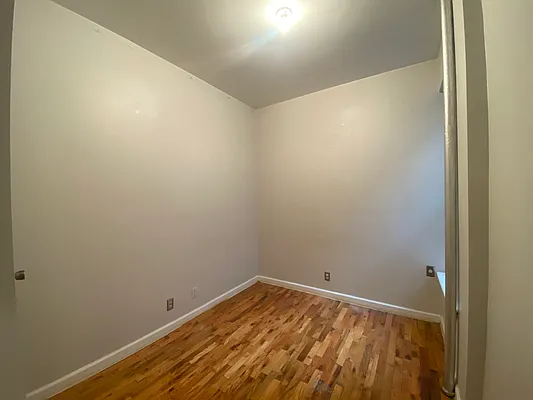 Rented by Hagstrom Management Inc | media 8