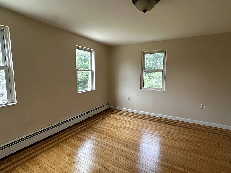 245 Lattintown Rd — Photo 14