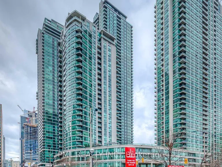 18 Harbour St #301 — Photo 17