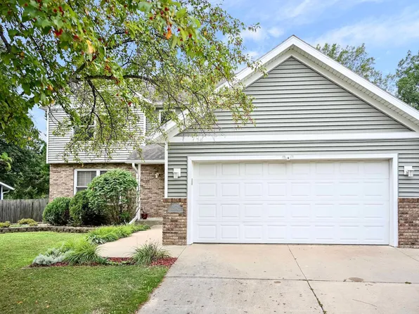 5825 Fairway Dr NW, Rochester, MN 55901