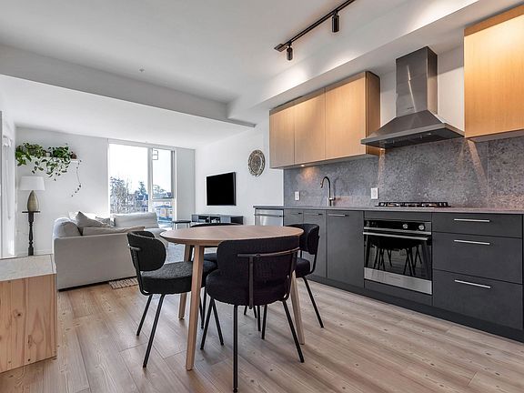 5th image of 251 Boundary Bay Rd #201