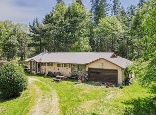 565 N Old Stage Rd, Cave Junction, OR 97523