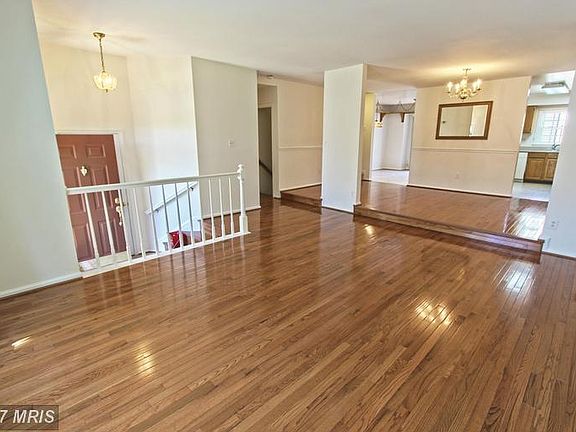 3rd image of 4121 Meadow Field Ct